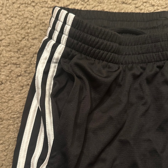 Adidas Boys 3-Stripes Essentials White Logo Athletic Shorts Black Size XL - Picture 5 of 6